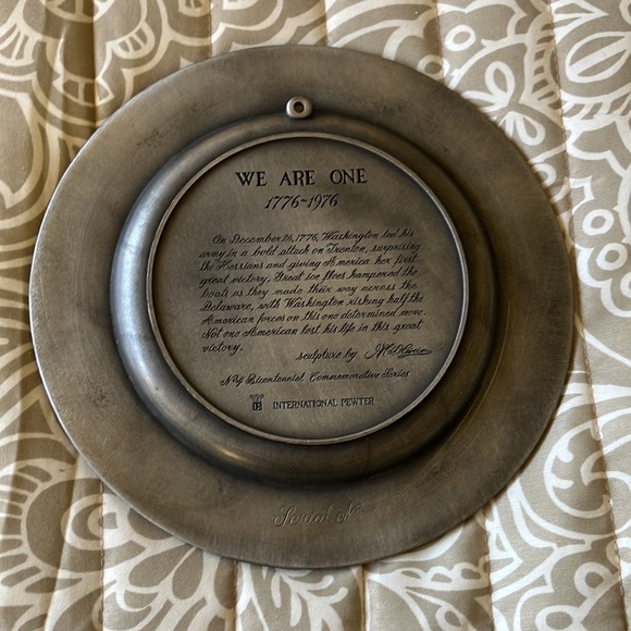 Bicentennial Commemorative Pewter Plate, We Are One Crossing the Delware - Picture 2 of 9